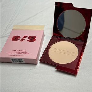 Turn Up The Base Foundation Powder -Fair 3